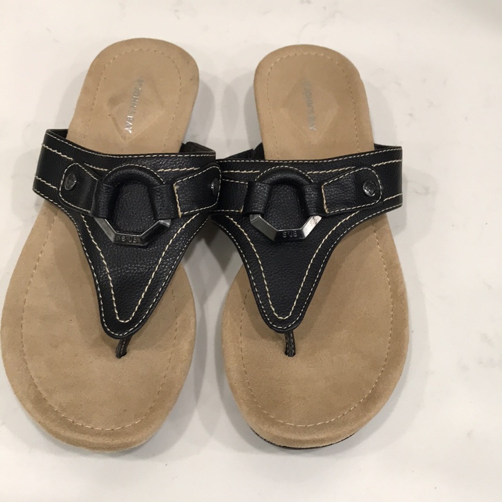 SZ 7.5 ST. JOHNS BAY THONG SANDLES.THEY HAV COMFORT INSOLES WITH RUBBER SOLES 🌴 - Picture 2 of 8
